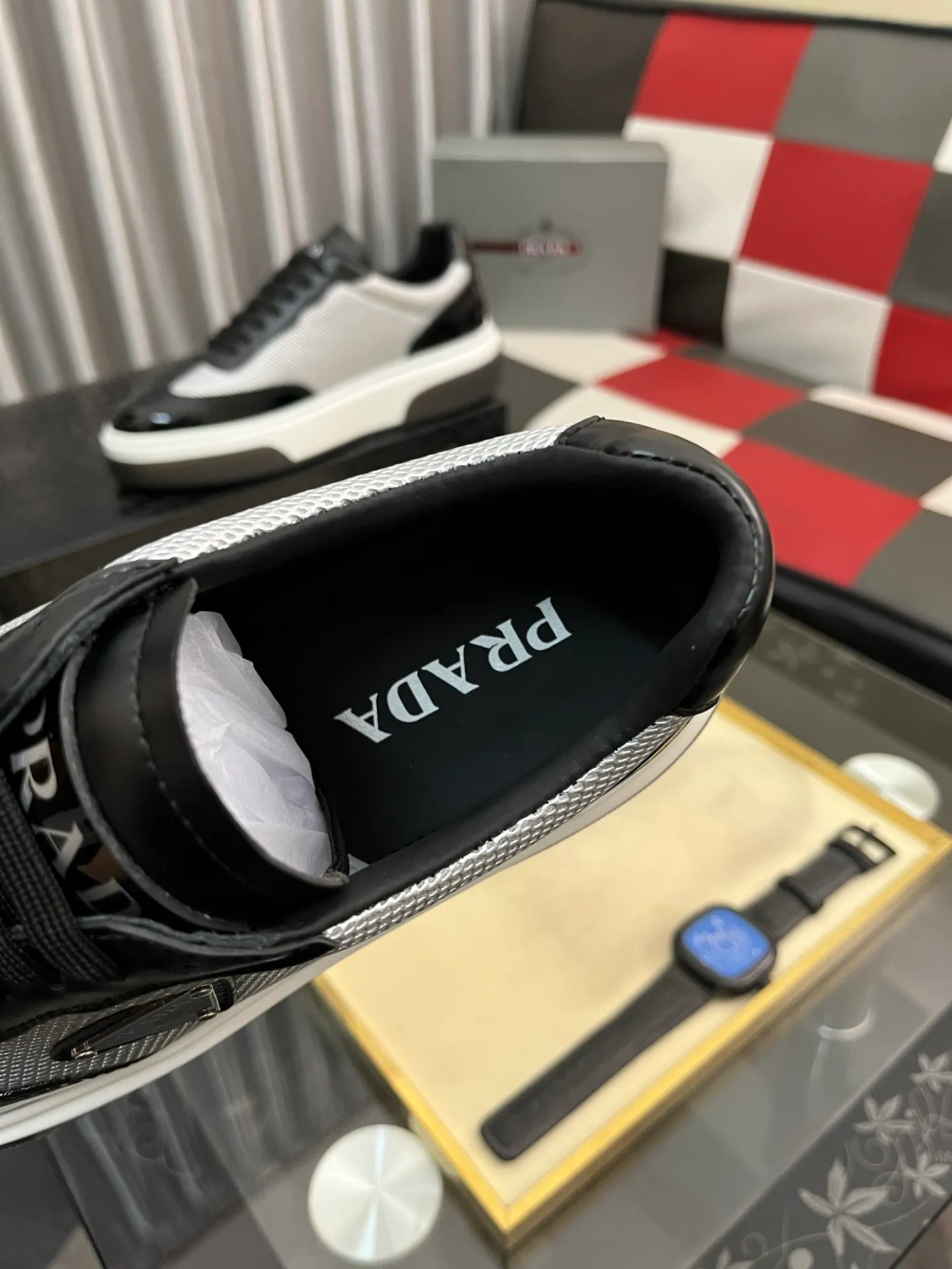 Men's shoes 💰: 560⌚️⌚️[PRADA] Prada casual shoes, originally developed 1:1, made of high-mercerized cowhide with imported cowhide, silk sheepskin lining, rubber outsole, comfortable and soft on the foot, size: 38-442️⃣Colors available
